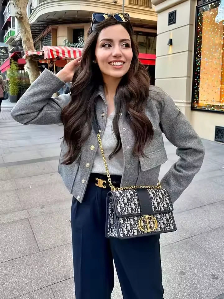Women’s Button-Front Jacket with Collar and Patch Pockets